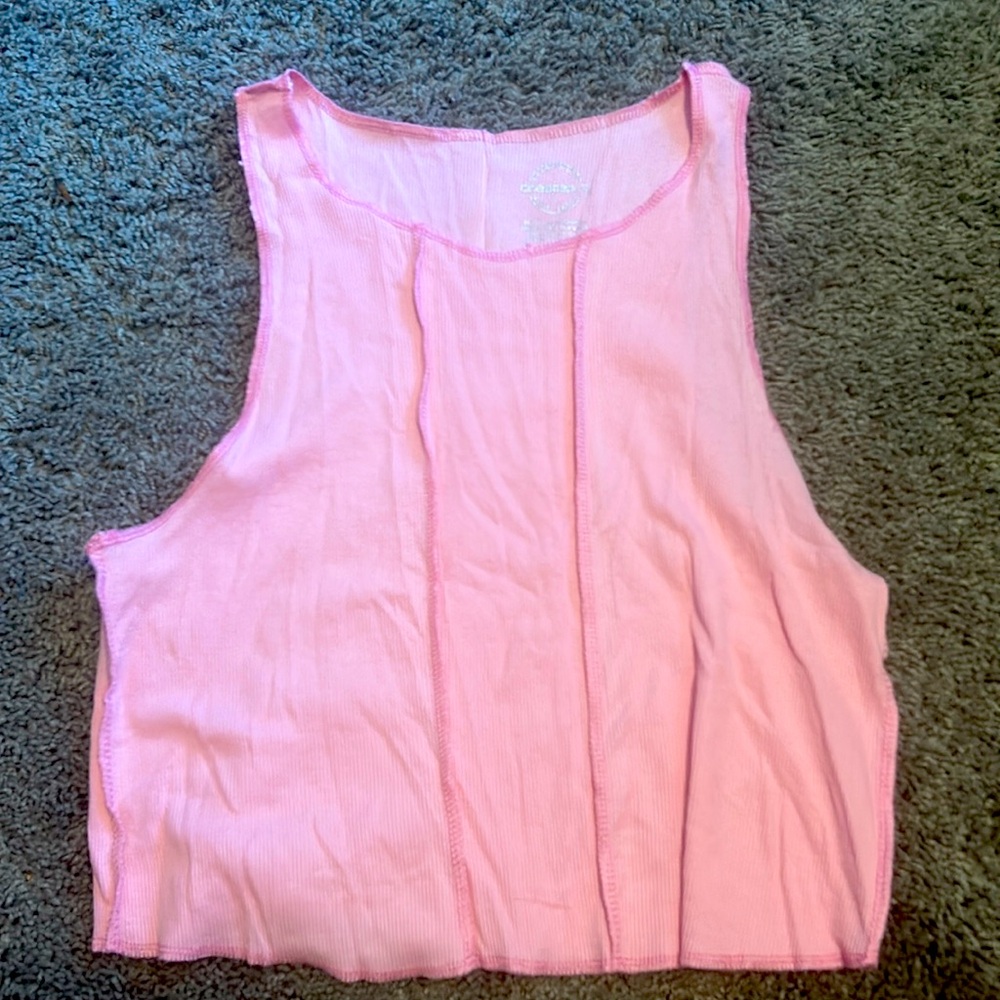 ✨Pink onestepup crop top✨